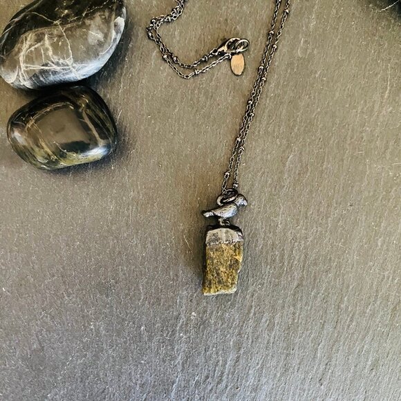 Green and Black Tourmaline Raven necklace - Picture 7 of 7